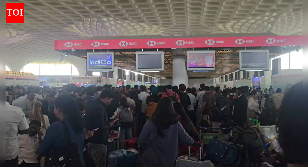 IndiGo flight chaos: 2.6 lakh flyers hit at Mumbai airport; 905 cancellations, 1,475 delays from December 1 to 8