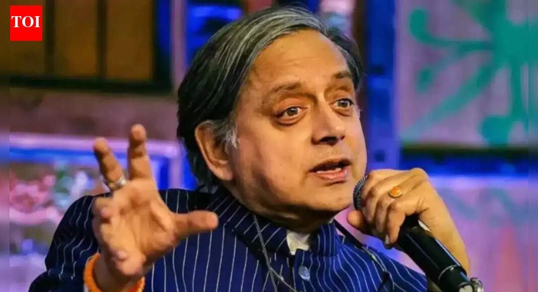 Kerala: Will not accept 'Veer Savarkar Award' or attend event, says Shashi Tharoor; cites ideologue 'bowed before the British'