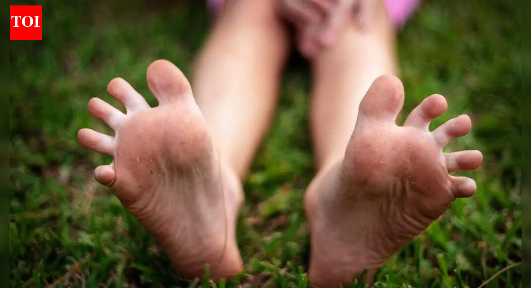 Why can’t you wiggle your toes one at a time, no matter how hard you try