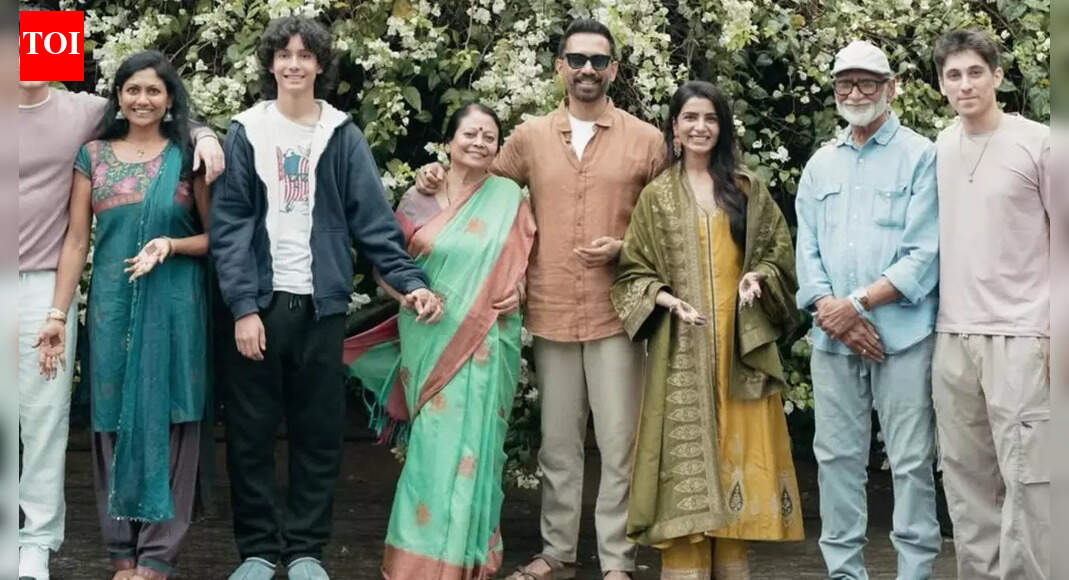 Samantha Ruth Prabhu–Raj Nidimoru’s UNSEEN mehendi PIC