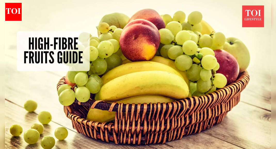 10 उच्च फाइबर फल जो कब्ज को कम करने में मदद करते हैं