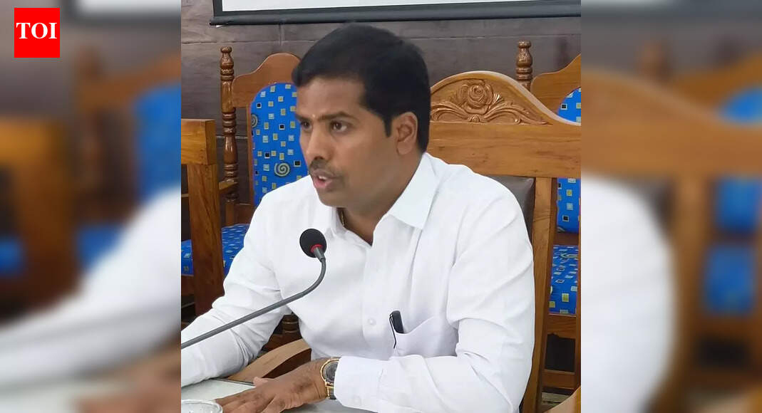 Mandya DC checks points along Cauvery riverbank to assess pollution levels