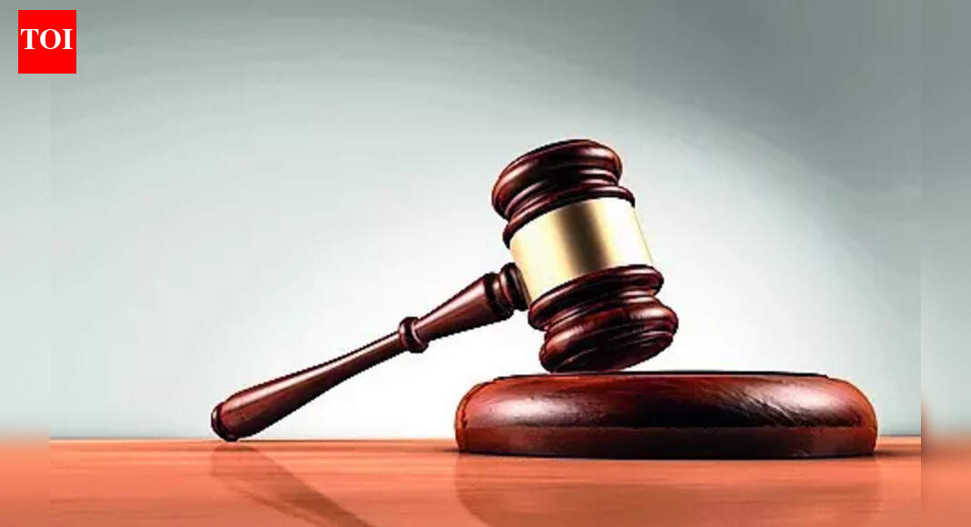 <div>Ex-judges slam 'motivated' drive against CJI for Rohingya remark</div>