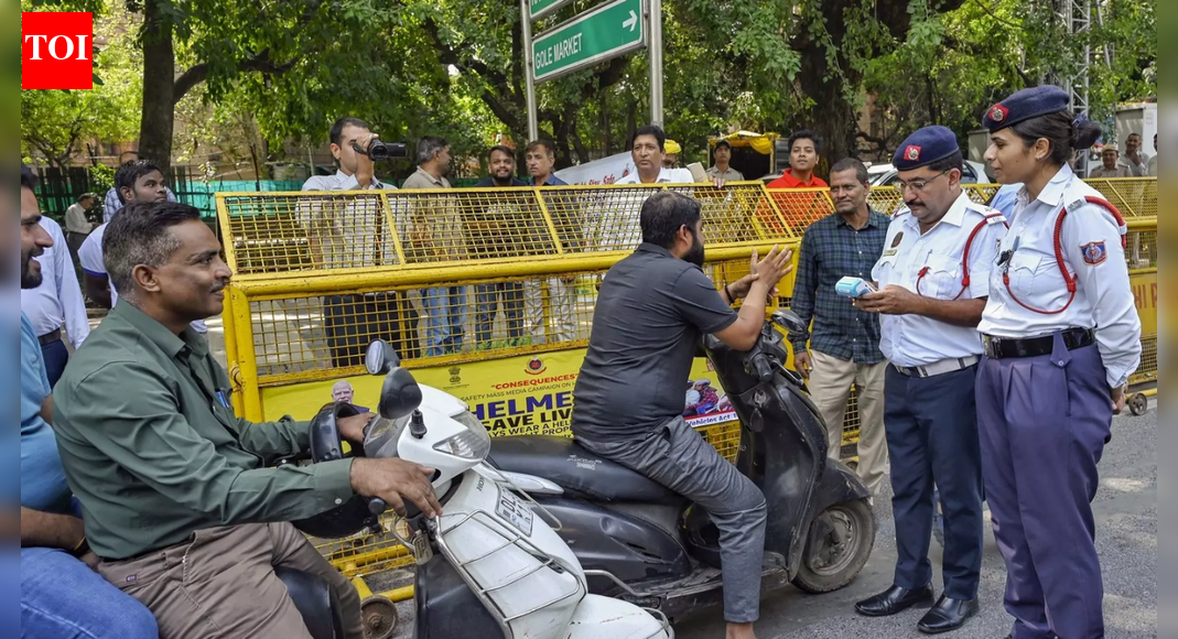 तेज रफ्तार ने लगभग 1.24 लाख लोगों की जान ली, हेलमेट और सीट बेल्ट न पहनने से 39% मौतें हुईं | भारत समाचार