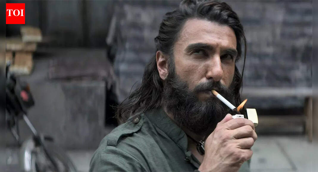 Akshay Kumar is 'blown away' by Ranveer Singh's 'Dhurandhar', calls it 'gripping tale'; Aditya Dhar responds 'thanks so much paa ji'