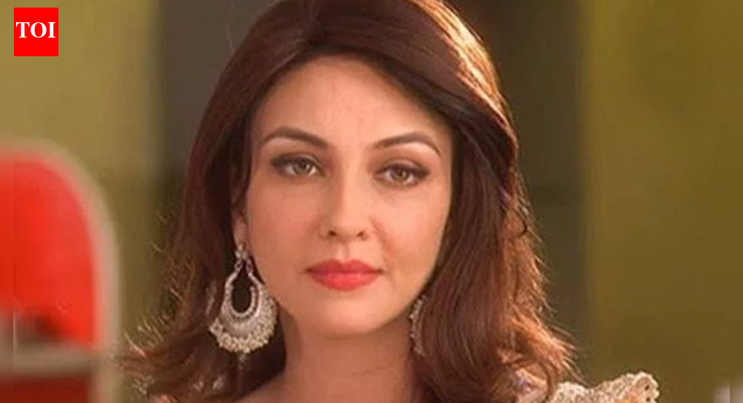 ‘Dhurandhar’ actress Saumya Tandon DENIES taking swipe at any spyverse, CLARIFIES her 'heroines singing songs on exotic beaches' remark: ‘I’m not taking a jab at anyone’