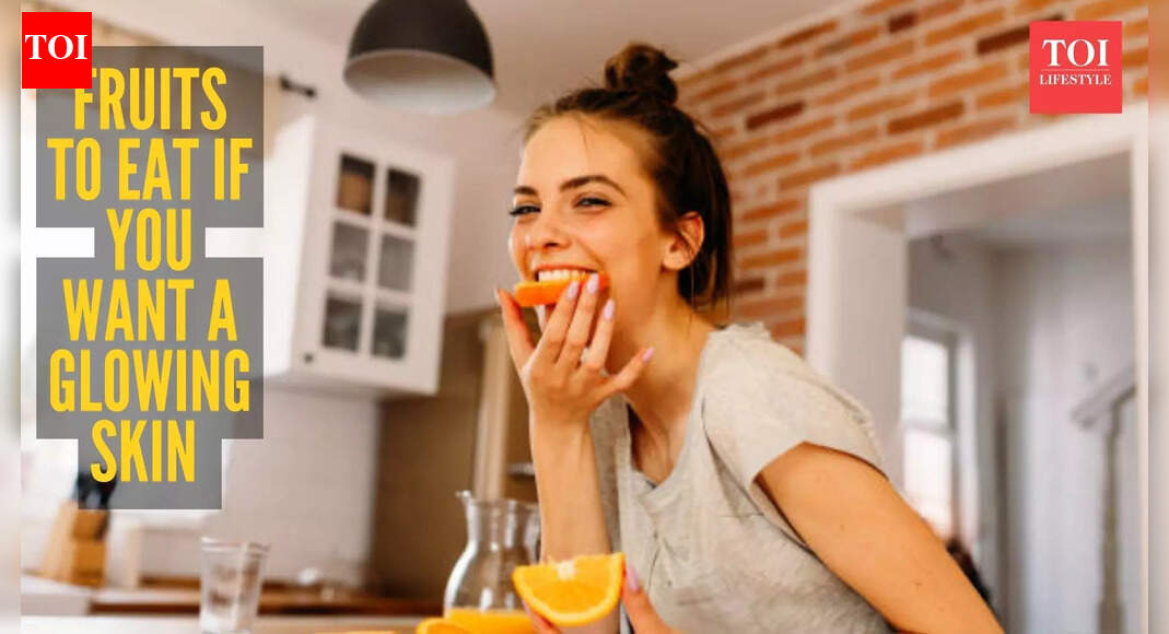 प्राकृतिक रूप से आकर्षक, चमकती त्वचा के लिए सर्दियों में खाने योग्य 5 फल