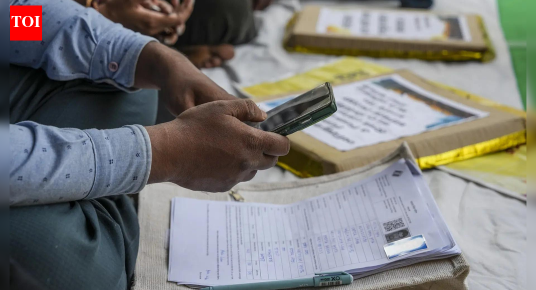 SIR ड्राइव: EC ने 6 राज्यों में रोल संशोधन की समय सीमा बढ़ाई; बंगाल के लिए कोई विस्तार नहीं | भारत समाचार