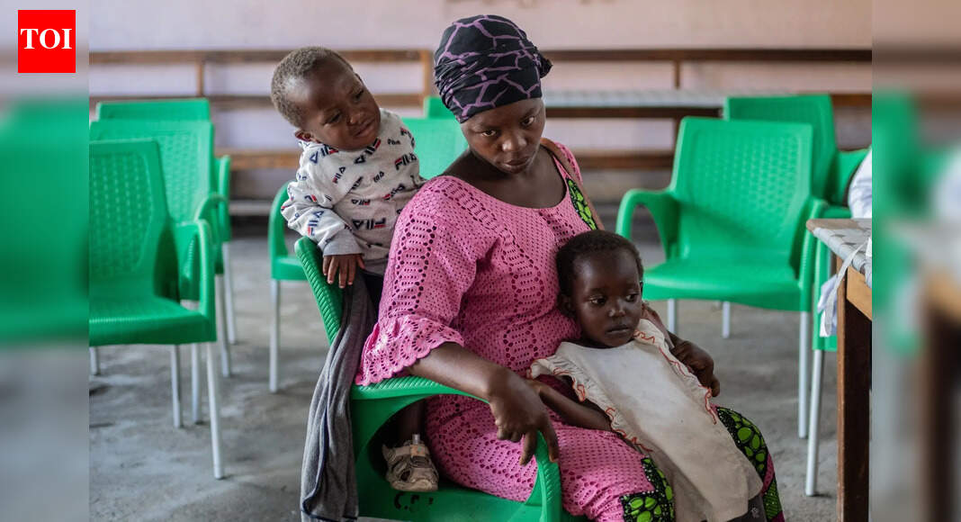 A free childbirth program ends in eastern Congo at the worst of times