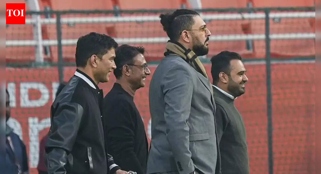 IND vs SA: युवराज सिंह, हरमनप्रीत कौर को न्यू चंडीगढ़ स्टेडियम में स्टैंड से सम्मानित किया गया | क्रिकेट समाचार