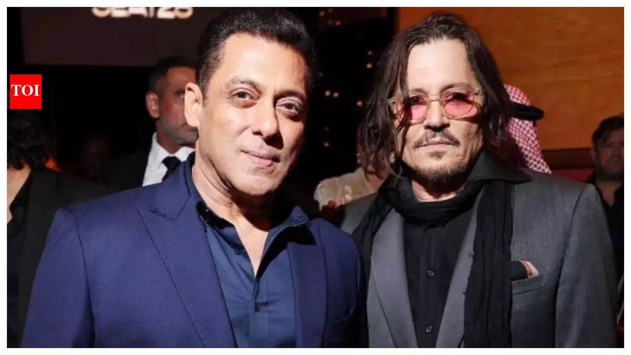 Salman Khan meets Johnny Depp at Red Sea Film Festival; fans say 'legends  serving looks' | - The Times of India