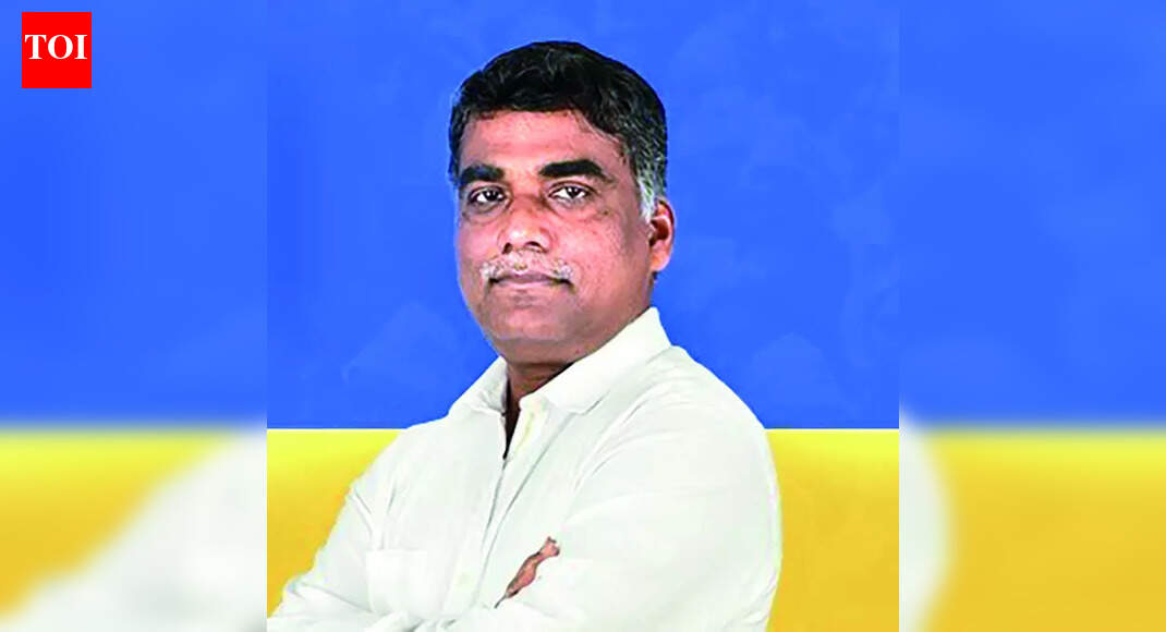 Exit of Ramrao Wagh deepens crisis for AAP