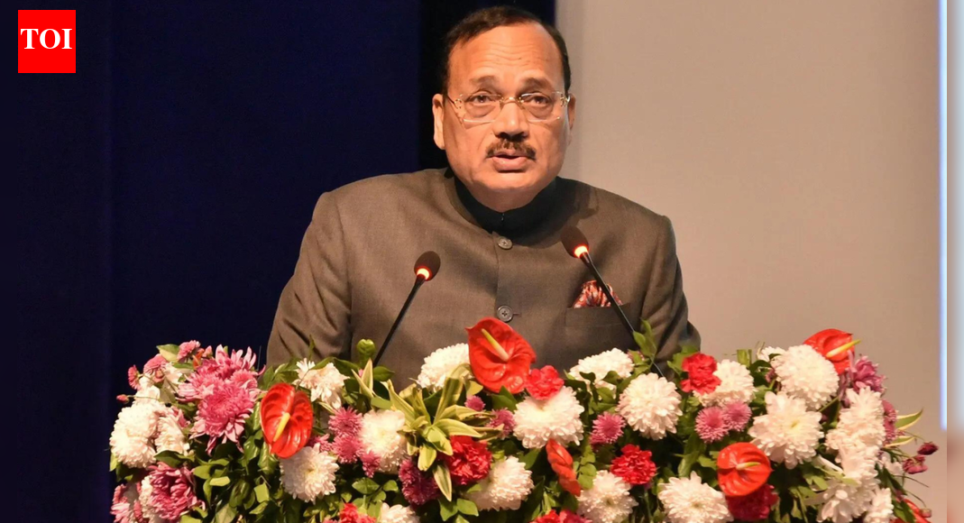 <div>Won't let long arguments eat into poor litigants' time: CJI</div>