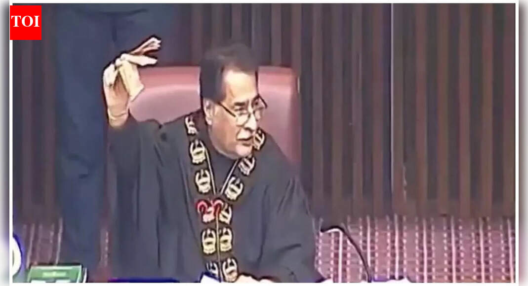 Watch: Pakistan assembly speaker finds money on floor — 12 MPs raise hands to claim it
