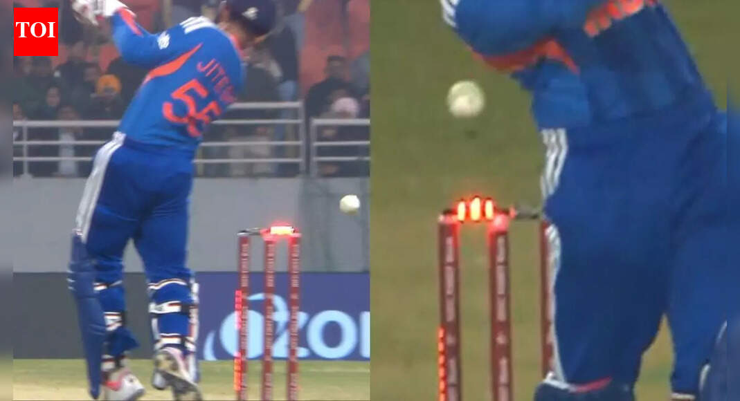 Rarest of the rare! Jitesh's lucky escape against SA goes viral - Watch