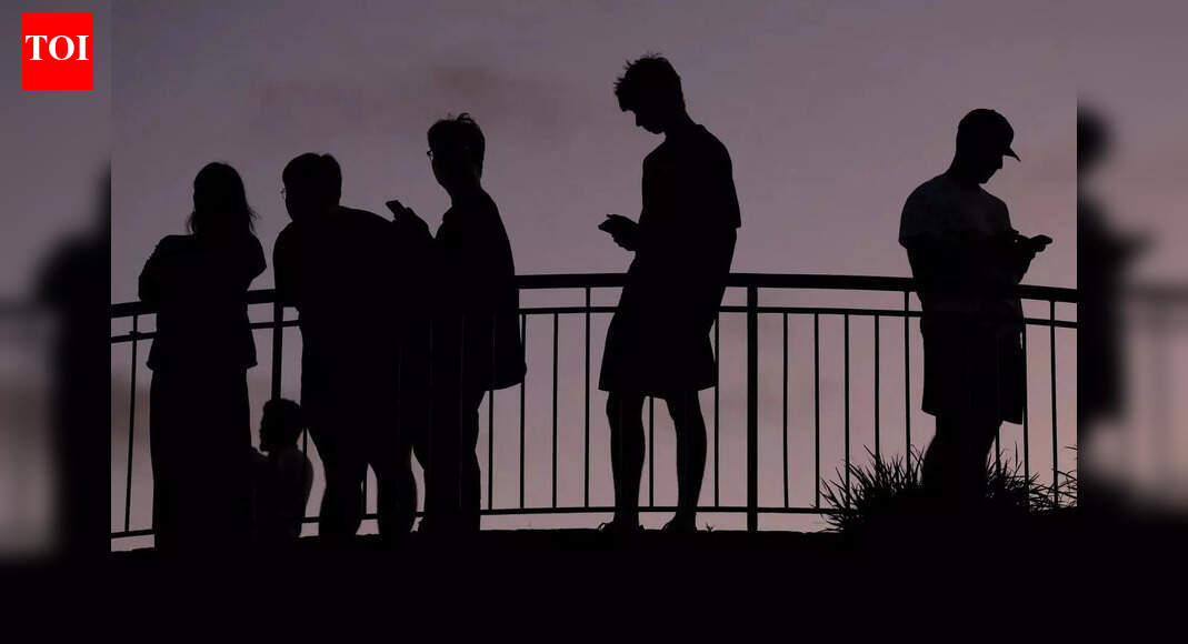 Israel bans mobile phones in primary schools