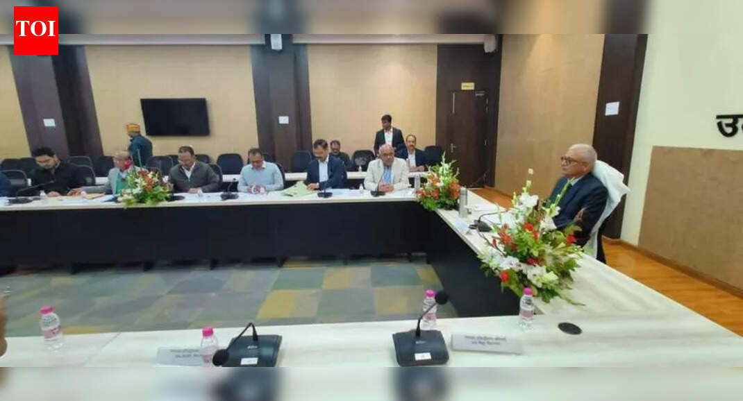 Election commissioner stresses transparency and accuracy in voter registration process