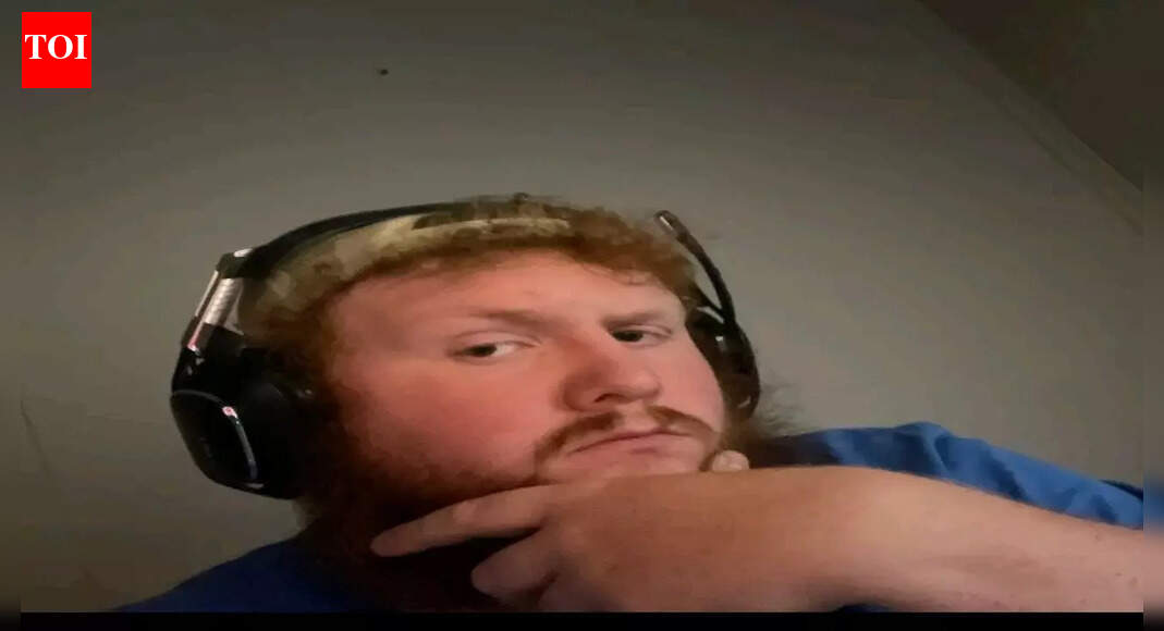 CaseOh reacts on stream to MoistCr1TiKaL winning content creator of the year 2025