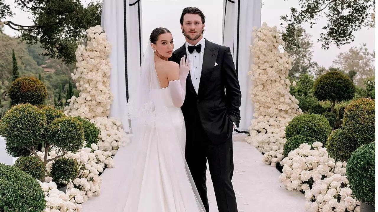 Hailee Steinfeld and Josh Allen are expecting their first baby as they begin life beyond the spotlight | NFL News - The Times of India