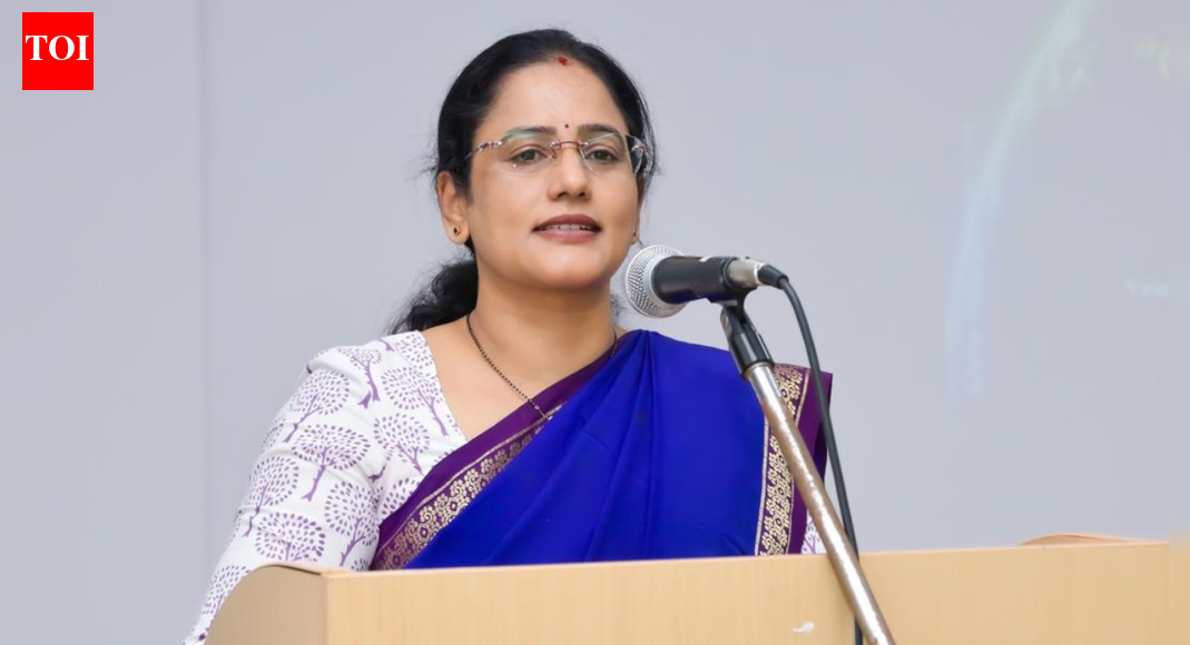 Senior KAS officer sets up endowment in her name at University of Mysore