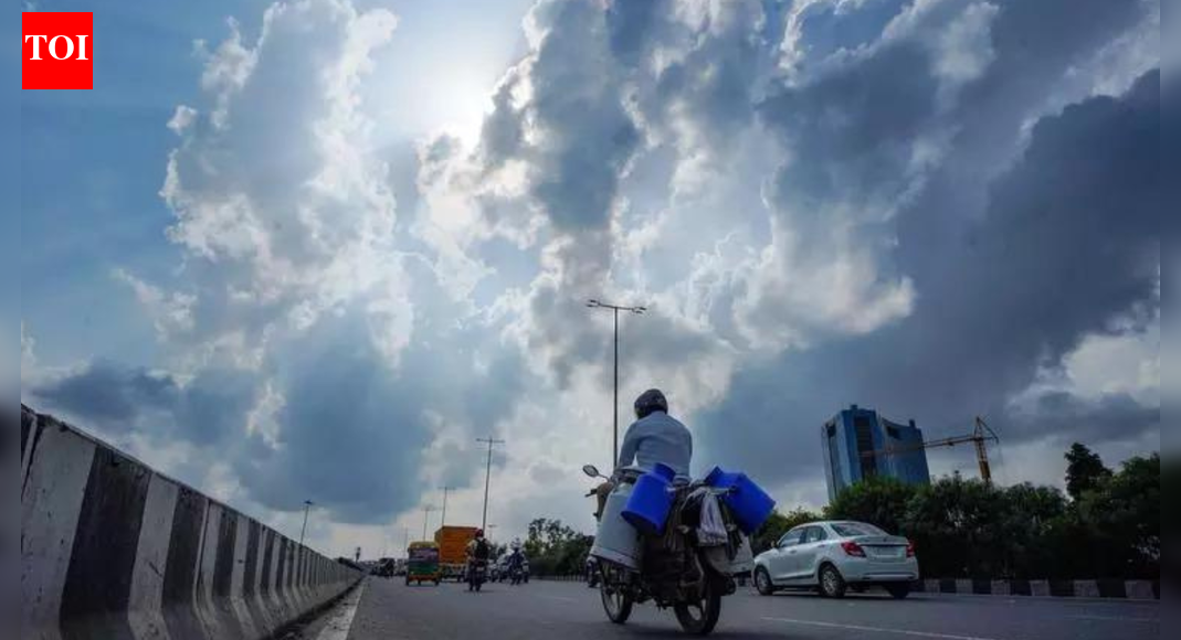 Chennai weather: Sunny skies, pleasant temperatures; AQI remains poor | Chennai News
