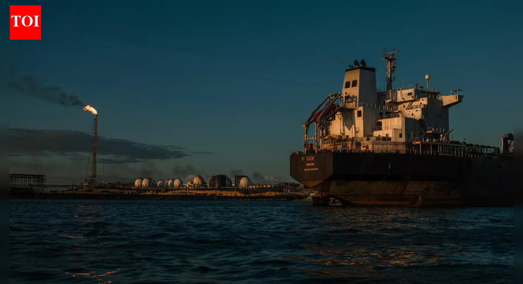 जहाज पर भारतीय: ईरान ने ओमान की खाड़ी में तेल टैंकर जब्त किया; डीजल कार्गो कुल छह मिलियन लीटर | भारत समाचार