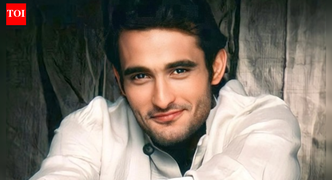 ‘Vinod Khanna and stepmom visited him often’: Dhurandhar star Akshaye Khanna’s schoolmate recalls his school days, reveals he was entire school’s crush