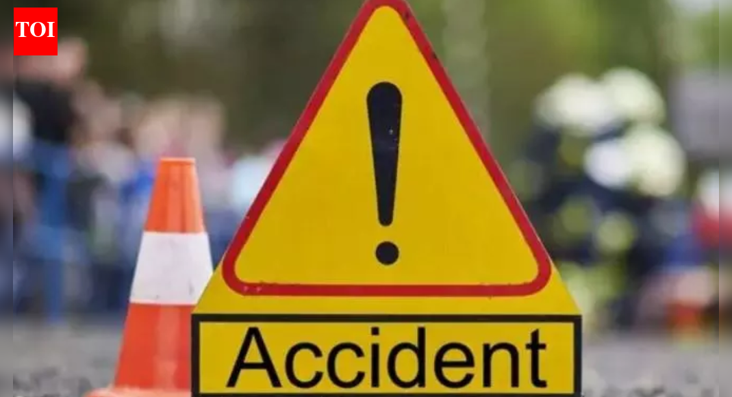 18 Nepalese injured as tempo traveller overturns in Shimla