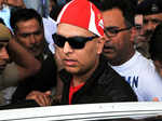 Recovering Yuvraj Singh returns to warm welcome