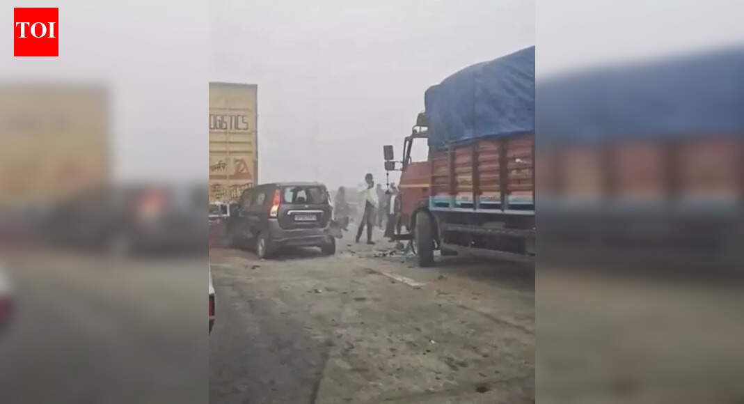 Dense fog triggers multi-vehicle crash in Mokama, many injured
