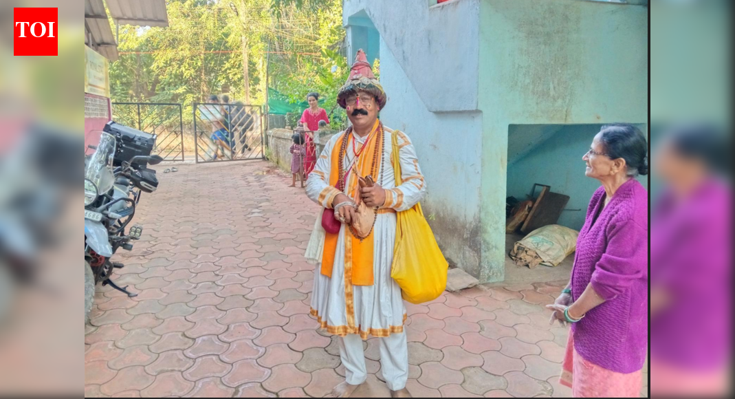 Barefoot bhajans and morning faith as Vasudev arrives in Bicholim