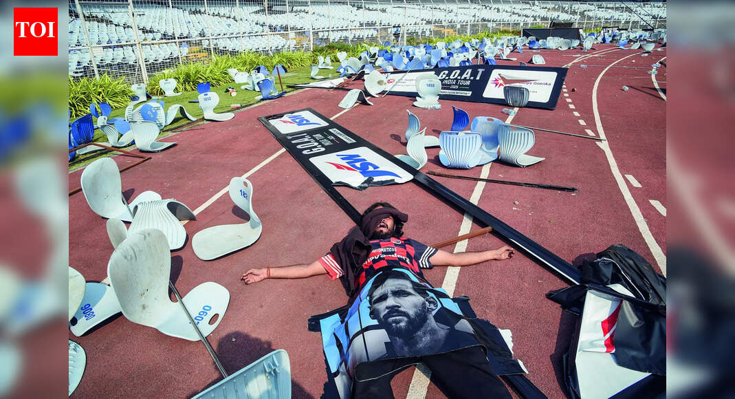 Messi visit ends in chaos as angry stadium erupts