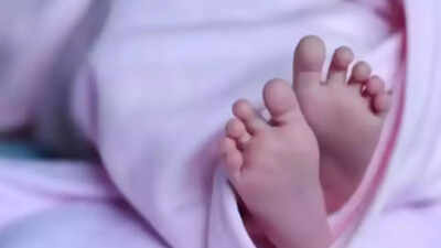  Newborn dies in ambulance due to ‘oxygen shortage’; hospital rebuts, says parents fed baby milk against advice