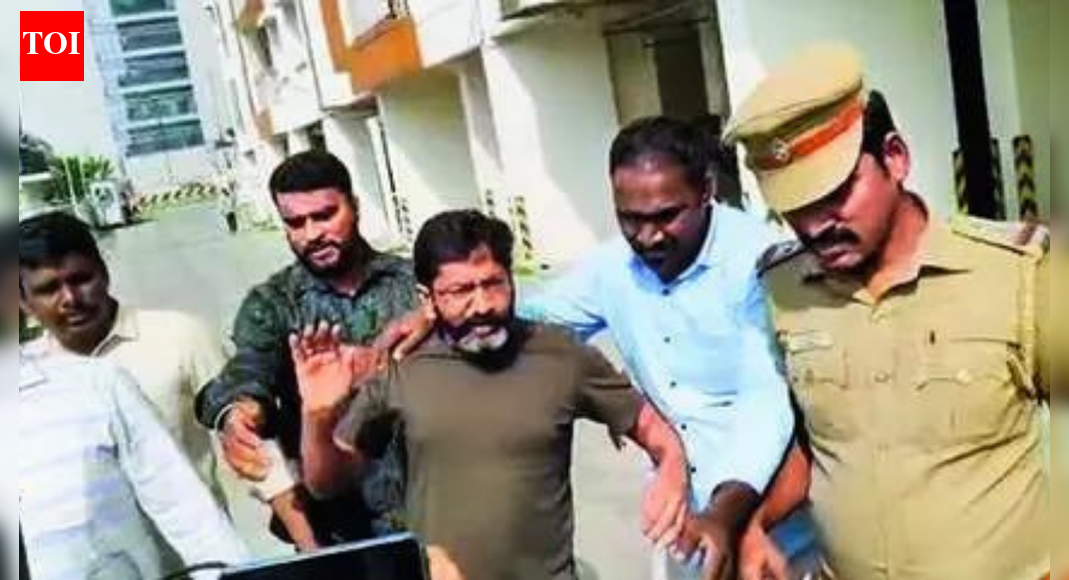 Chennai: YouTuber Savukku Shankar held after refusing to cooperate with cops, defying summons
