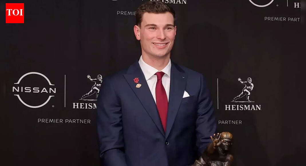 Fernando Mendoza’s mom stands behind the Heisman glory as his tearful speech shows where it all began