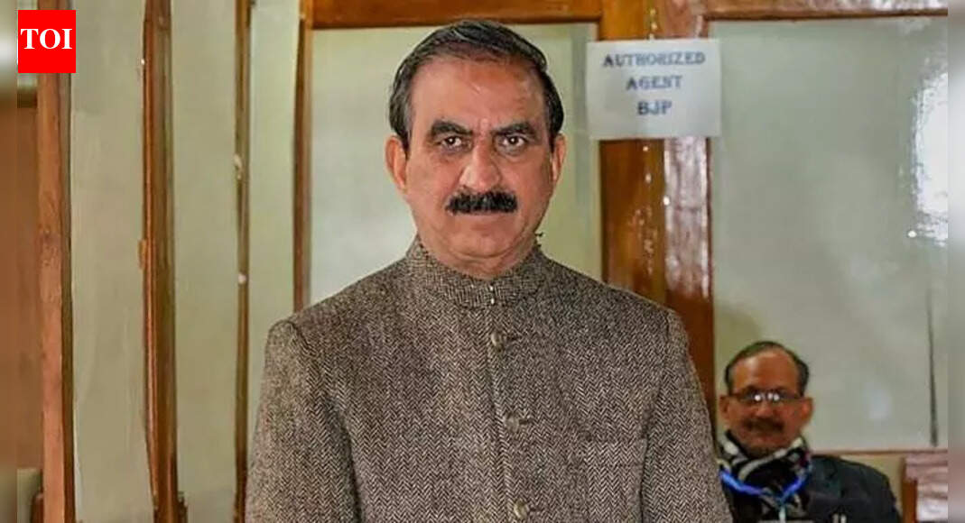 CM: Ban on students carrying mobile phones in Himachal schools from next academic session