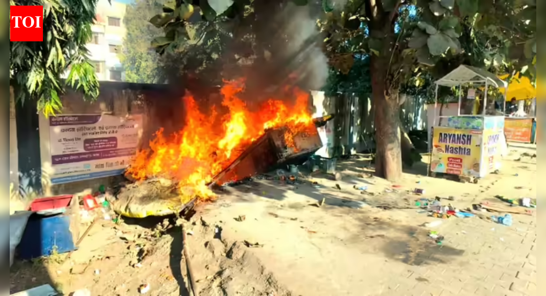 Man fatally stabbed in clash between two groups in Uttarakhand's Khatima; shops set on fire