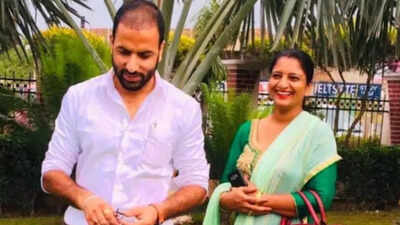  Teacher couple die as car plunges into drain amid fog while heading for poll duty