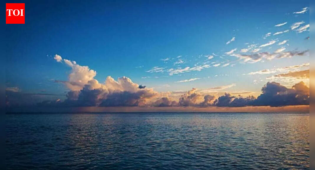 Curiosity Corner: Why is the sky blue, not pink or green?