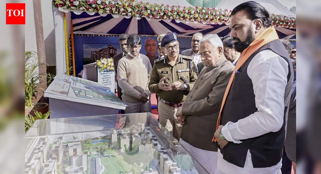 Nitish opens 700-bed police barracks, centralised kitchen in Patna