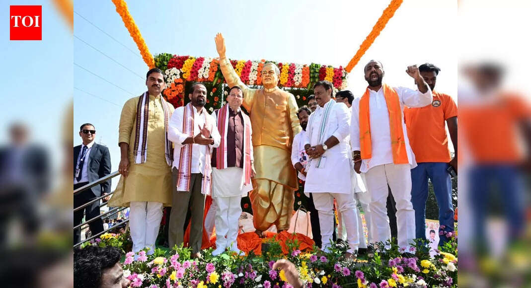 Uttarakhand CM participates in Atal Bihari Vajpayee's statue unveiling ceremony in Andhra Pradesh