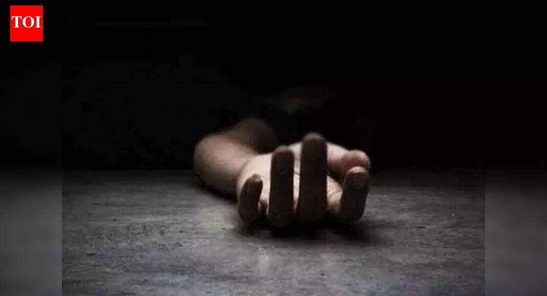 Youth found dead outside house in Darbhanga