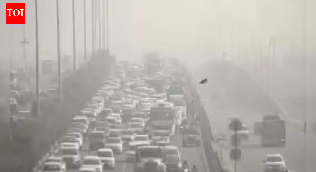 Delhi gasps on 2nd dirtiest December air day on record