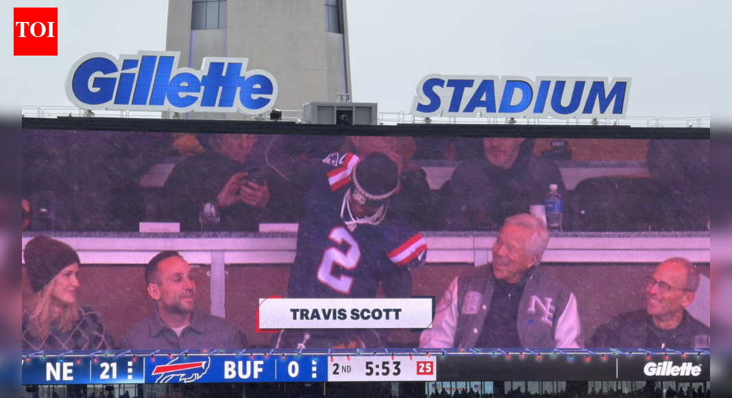 Travis Scott fires up Gillette Stadium and Stefon Diggs with his presence at today’s Patriots vs. Bills game