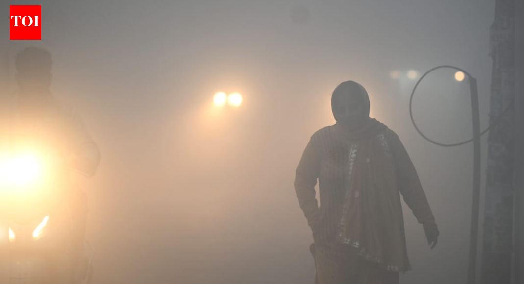 Delhi smog siege: 38 areas in severe zone; Jahangirpuri records worst AQI at 498