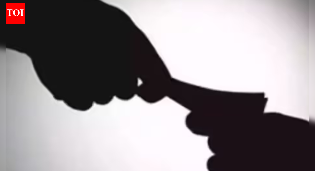 Gujarat bribery case: ACB traps 2 CID crime officers; Rs 30 lakh seized in Gandhinagar