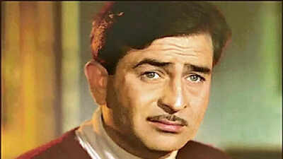 Raj Kapoor battled depression during Prithviraj Kapoor's cancer; was broke after Mera Naam Joker; 'He was abusing Jesus' photo; was Hindu but believed in all religions,' says family friend