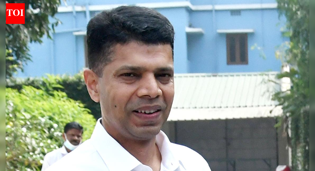 Odisha RTI row: Campaigners produce fresh data on V K Pandian’s security cover; activists challenge police action