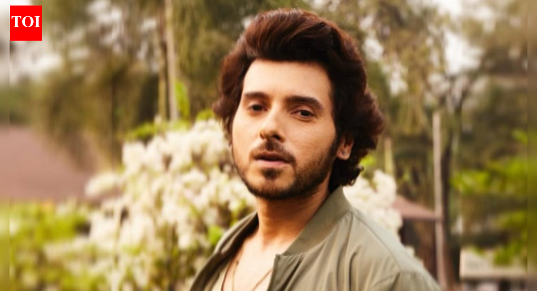 Divyenndu Sharma reflects on struggling days, compares an actor’s life to a ‘banjara’: ‘There will be days where you would feel extremely low’