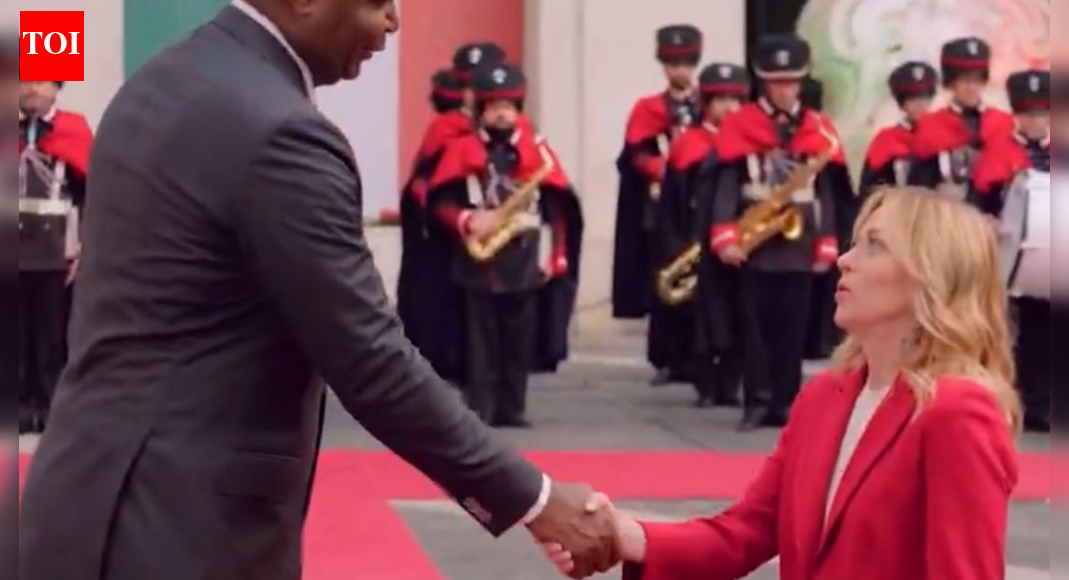 Watch: 5'2 Giorgia Meloni meets Mozambique's 6'8 President; her reaction goes viral